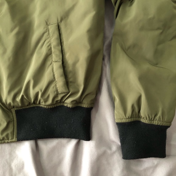 GARAGE THE MUST-HAVE BOMBER JACKET (ARMY GREEN) - Picture 6 of 10